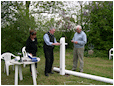 Hestebedg�rd - flagstangen rejses 14. maj 2011